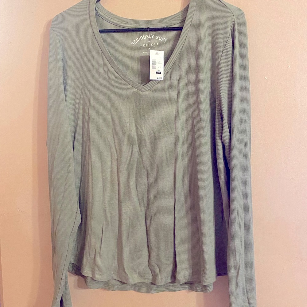 Aeropostale XL seriously soft v tee